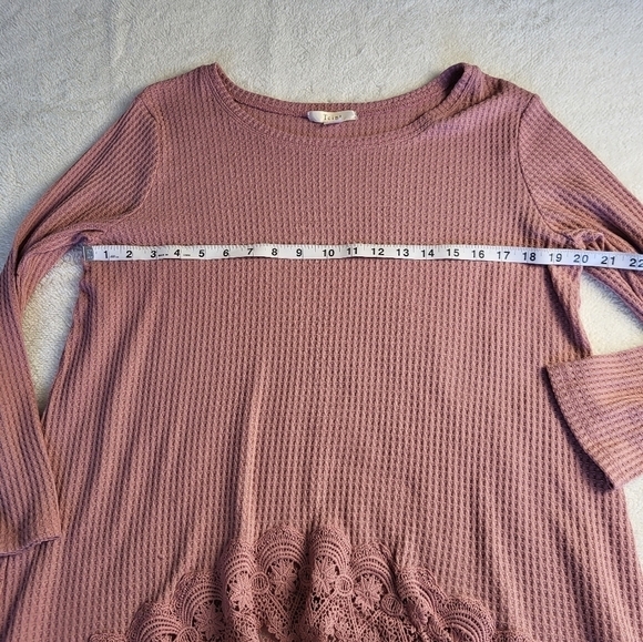 Teint Pink Textured Sweater with Crochet Bottom Women's Size XL - Picture 3 of 9